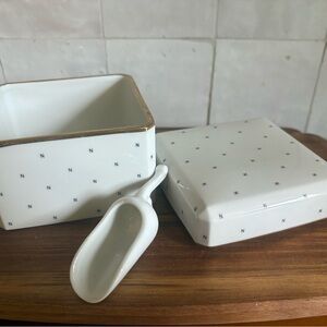 Vintage Norell Japanese Porcelain Vanity Powder Box with N Monograms & Gold Trim